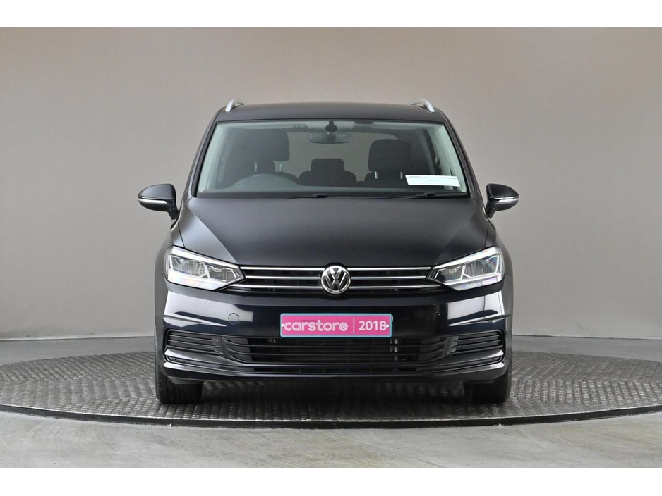 2018 Volkswagen Touran - image 2