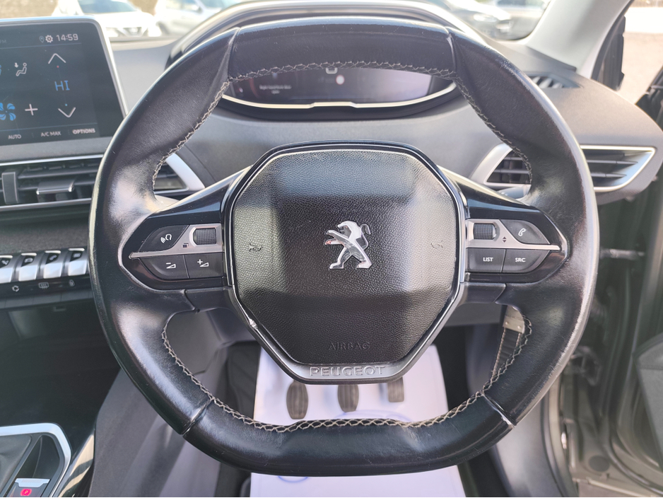 2019 Peugeot 5008 - image 12