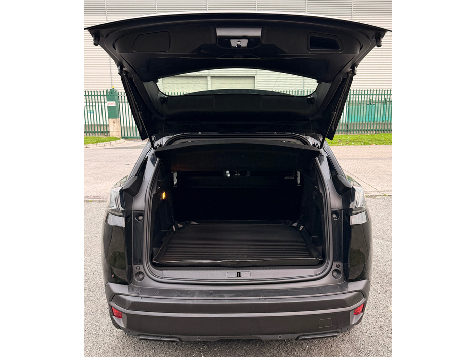 2021 Peugeot 3008 - image 7