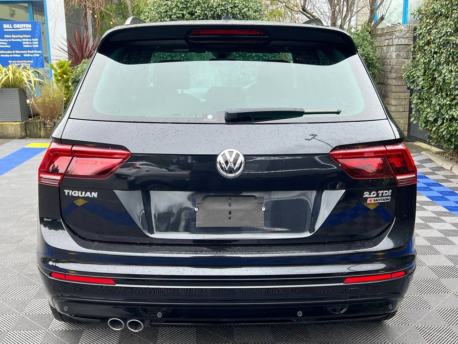 2018 Volkswagen Tiguan R-LINE 4MOTION BLACK EDITION 2.0 TDI // FULL SERVICE HISTORY // LEATHER HEATED SEATS // 360 PARKING CAMERAS €29,900