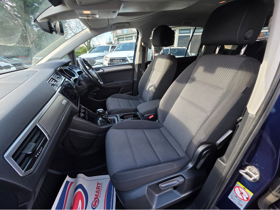 2018 Volkswagen Touran - image 18