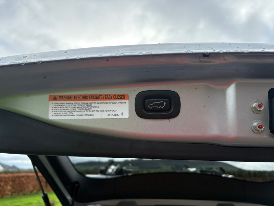 2018 Mitsubishi Outlander - image 8