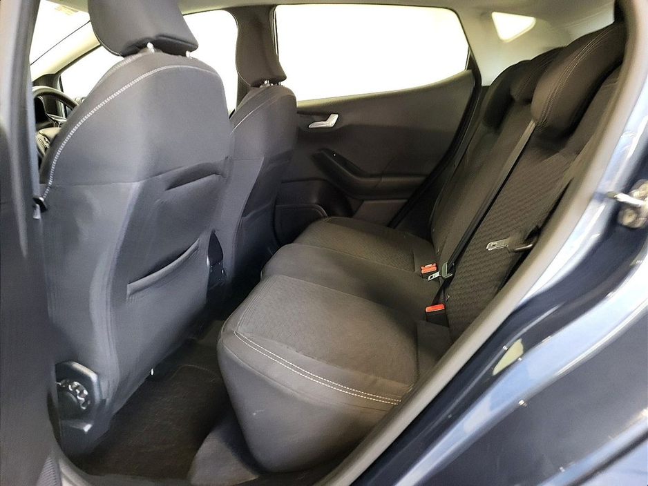 2022 Ford Fiesta - image 9