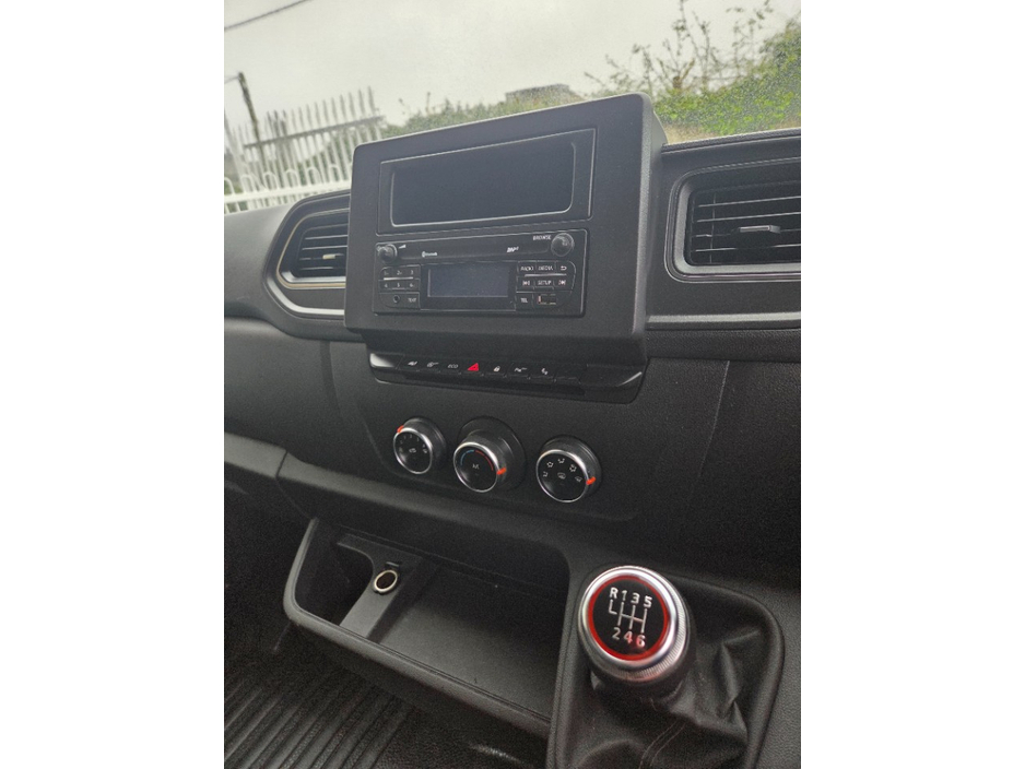 2023 Renault Master - image 7