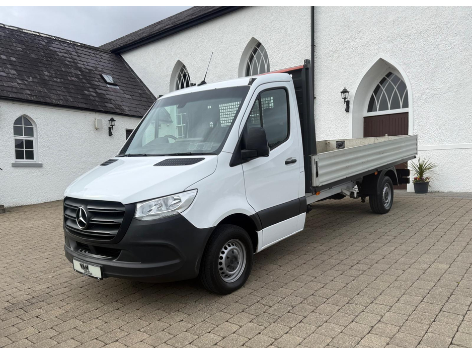 2021 Mercedes-Benz Sprinter - image 2