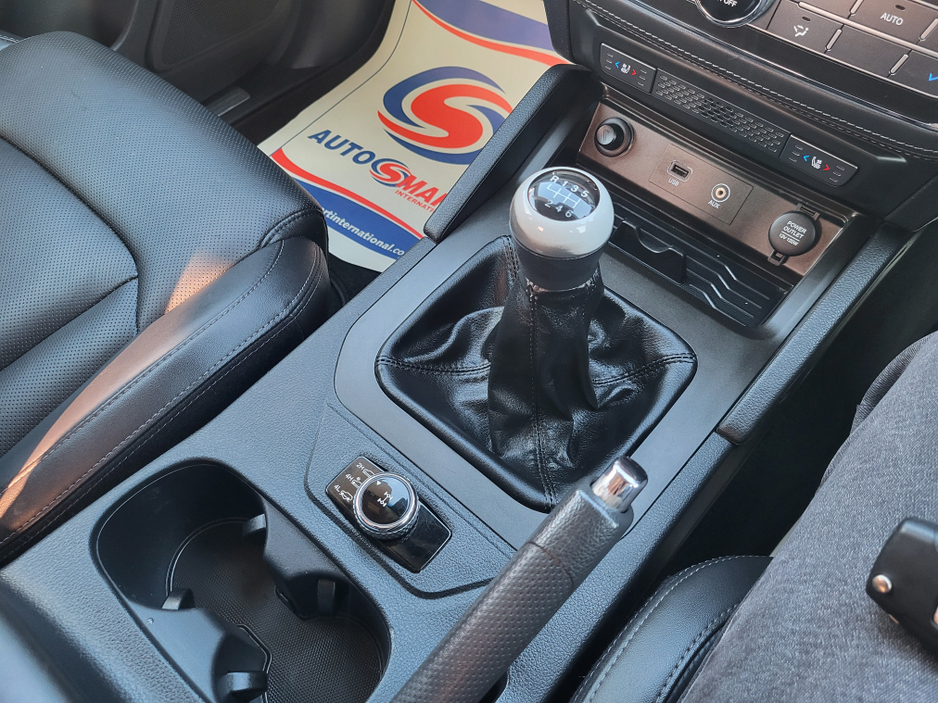 2021 Ssangyong Musso - image 23