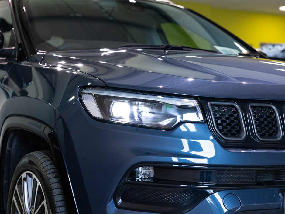 2025 Jeep Compass - image 7