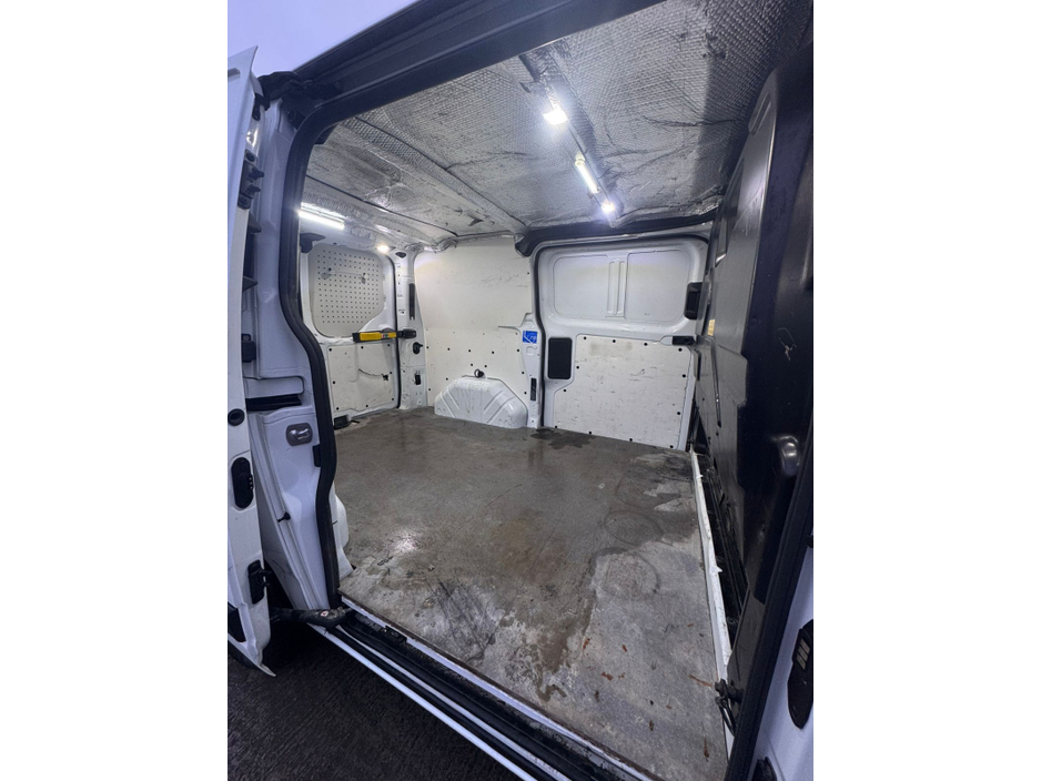 2020 Ford Transit Custom - image 27