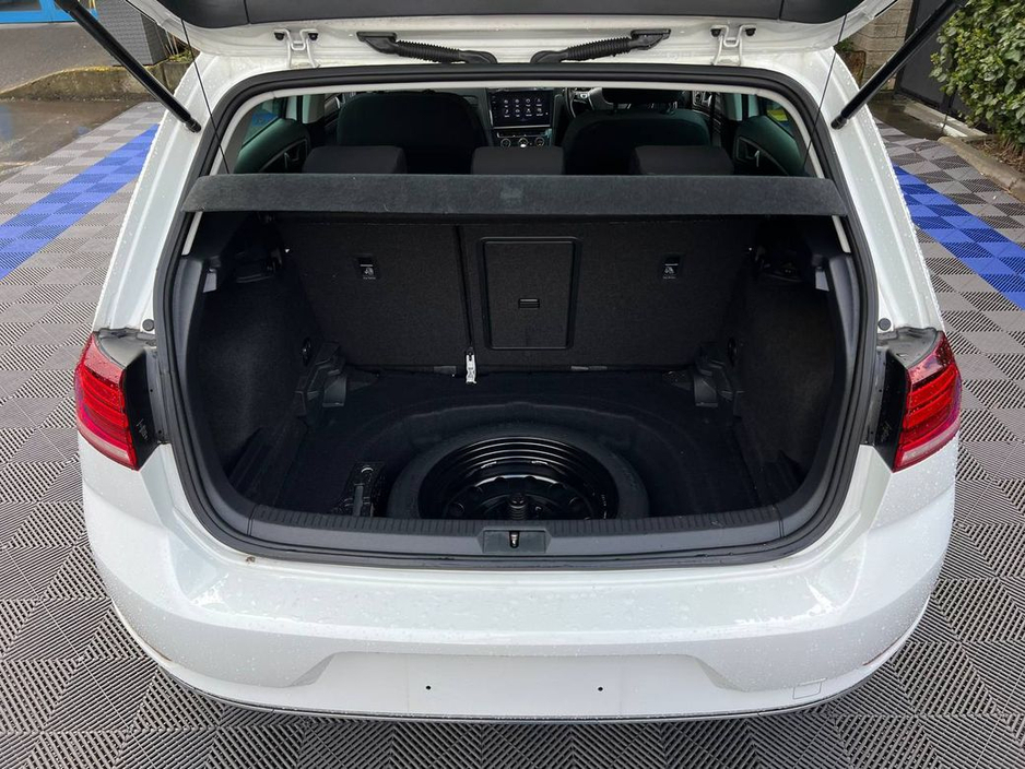2019 Volkswagen Golf - image 13