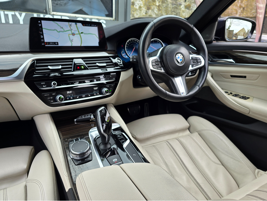 2017 BMW 5 Series - image 19