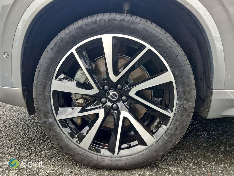2022 Volvo XC90 - image 8