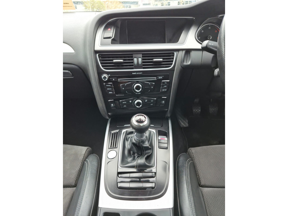 2015 Audi A4 - image 12