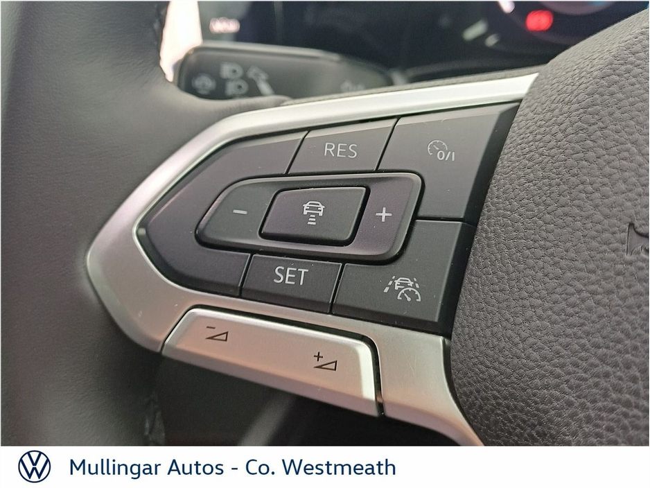 2021 Volkswagen Golf - image 24