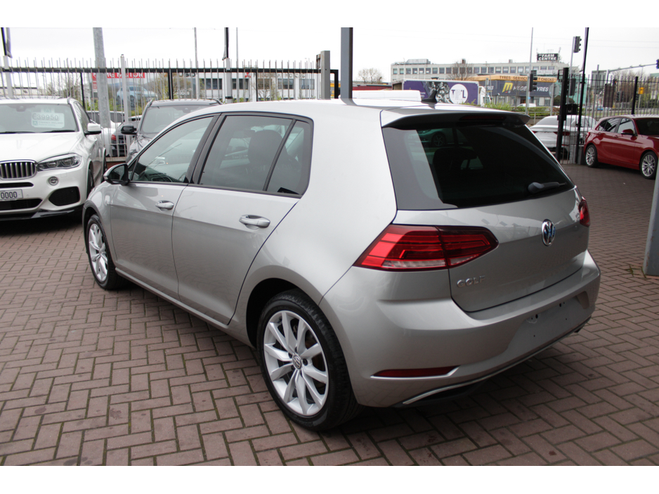 2019 Volkswagen Golf - image 6