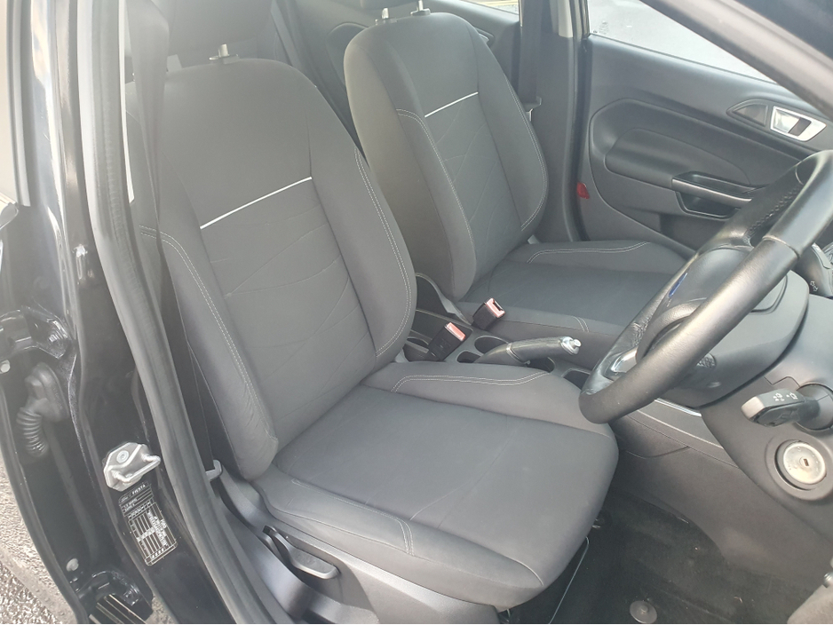 2016 Ford Fiesta ZETEC 1.0 65PS, 61,000KM !!! , Full Service History €9,995