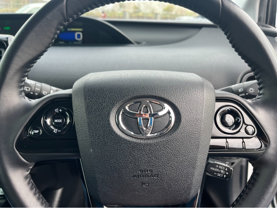 2022 Toyota Prius - image 8