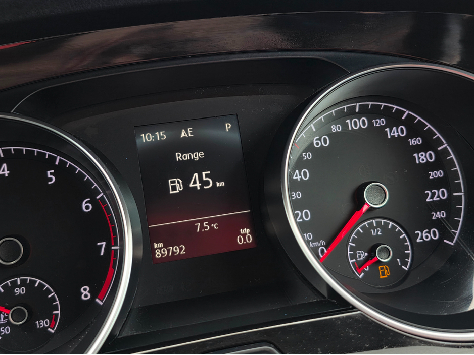 2016 Volkswagen Touran - image 14