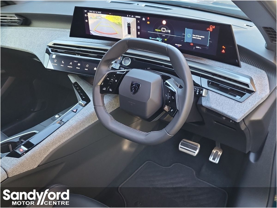 2025 Peugeot 5008 - image 9