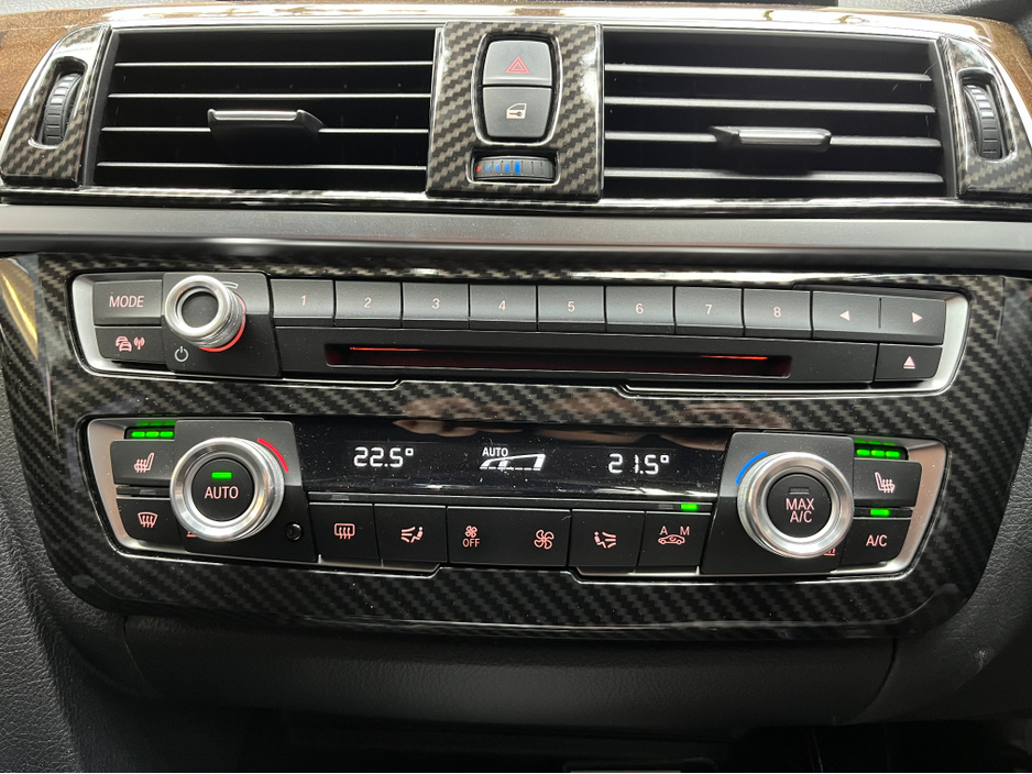 2017 BMW 3 Series - image 20