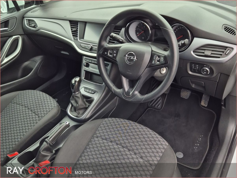 2019 Opel Astra - image 2