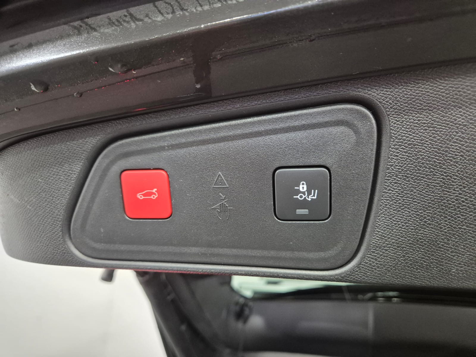 2022 Peugeot 3008 1.6PHEV 4x4, GT PREMIUM 225 BHP, ONLY 47000kms, FULL SERVICE HISTORY, SPOTLESS, GREAT VALUE €27,999