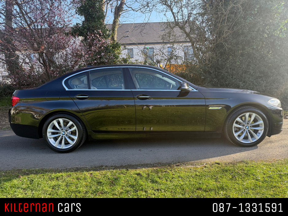 2016 BMW 5 Series - image 2
