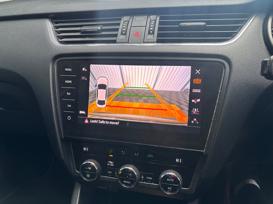 2018 Skoda Octavia - image 9