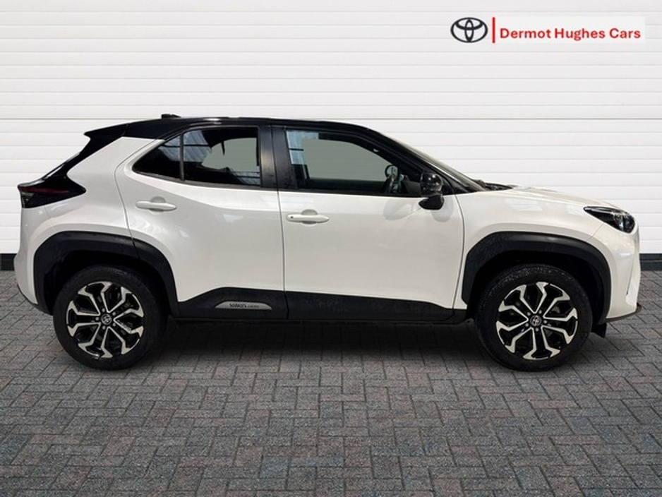 2023 Toyota Yaris Cross LUNA SPORT HYBRID AUTO €29,950
