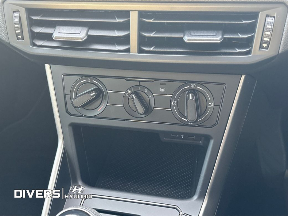 2021 Volkswagen Polo - image 14