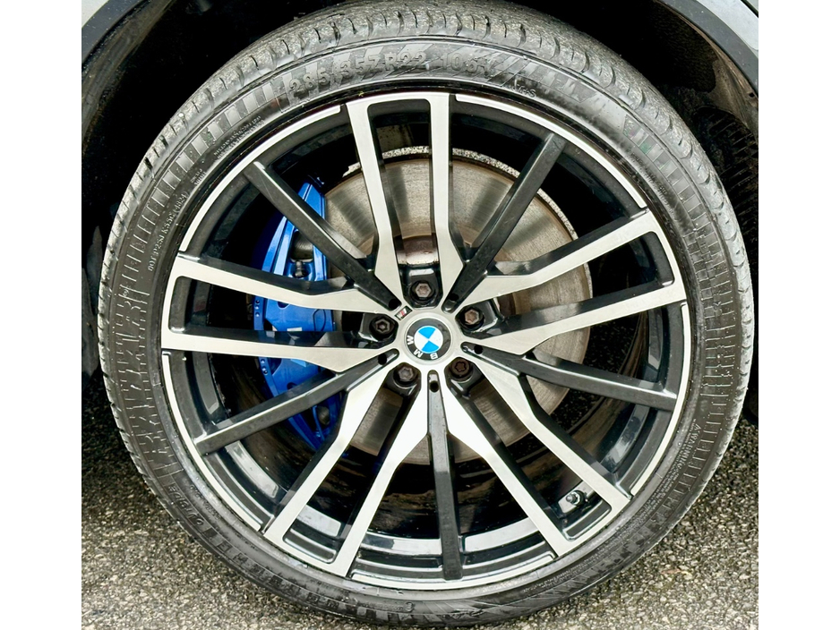 2022 BMW X5 - image 7