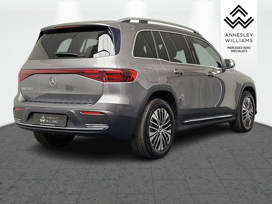 2025 Mercedes-Benz EQB - image 6