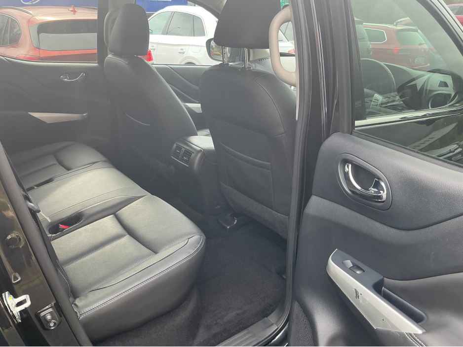 2021 Nissan Navara - image 15