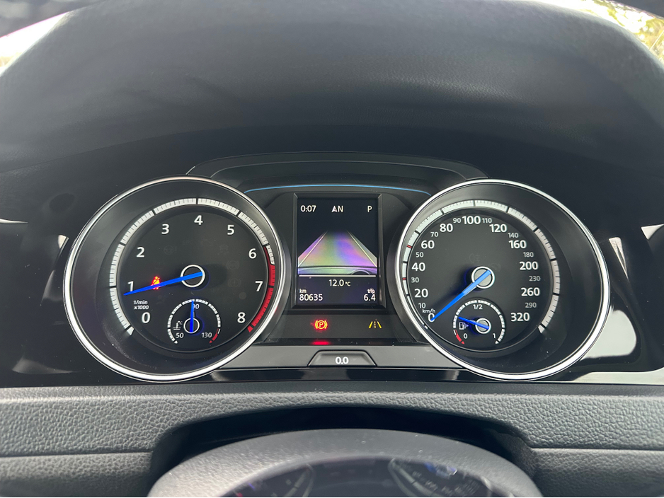 2014 Volkswagen Golf - image 20