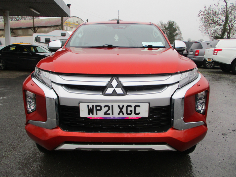 2021 Mitsubishi L200 2.3 DID BARBARIAN €26,829