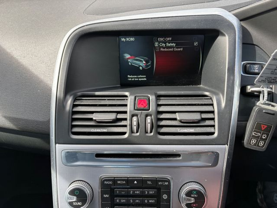 2016 Volvo XC60 - image 16