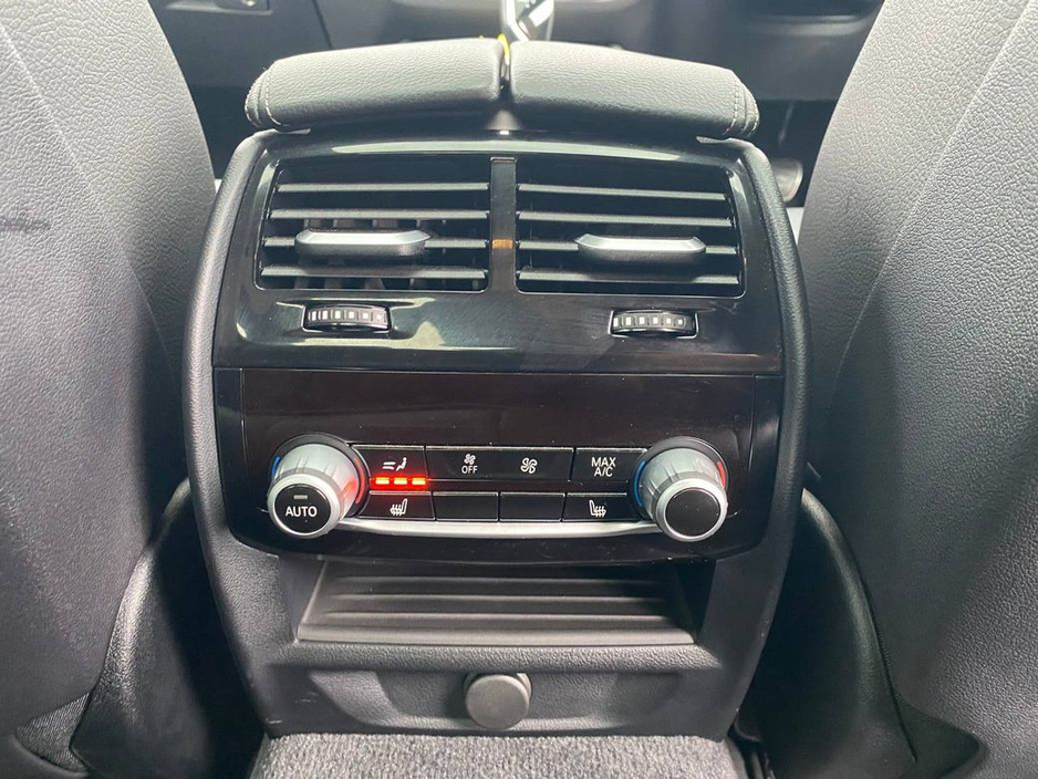 2019 BMW 5 Series - image 14