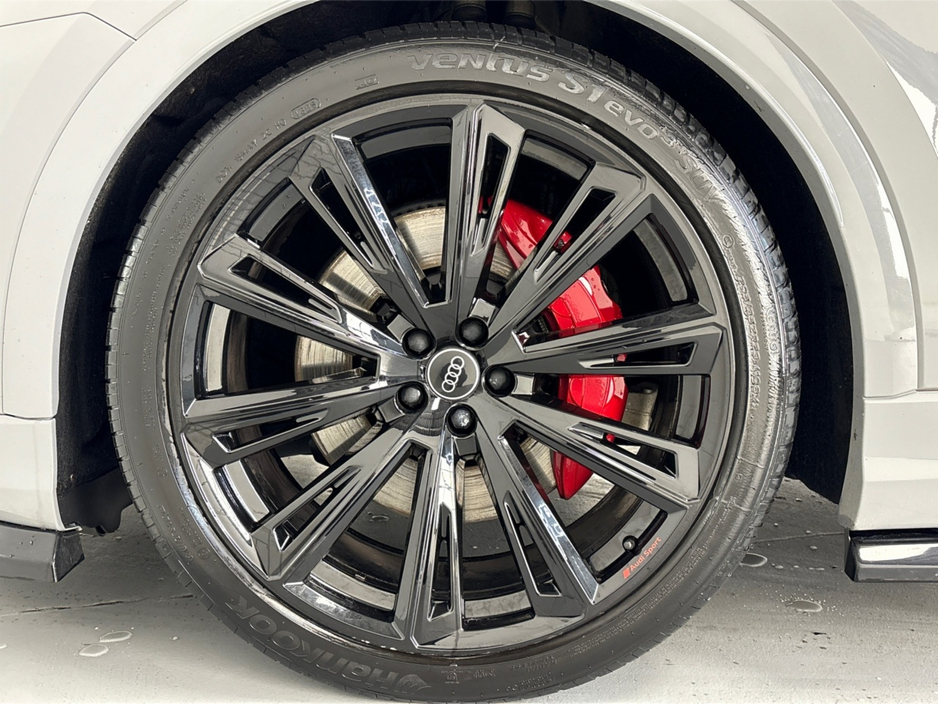 2025 Audi Q8 60 TFSIE 490PS**PANORMAIC ROOF**23" ALLOYS**MAXTON DESIGN BODYKIT**GREY LEATHER INTERIOR**FRONT HEATED ELECTRIC MEMORY SEATS**AMBIENT LIGHTING**REVERSE CAMERA**PARKING SENSORS**TOUCHSCREEN CLIMATE** €94,995