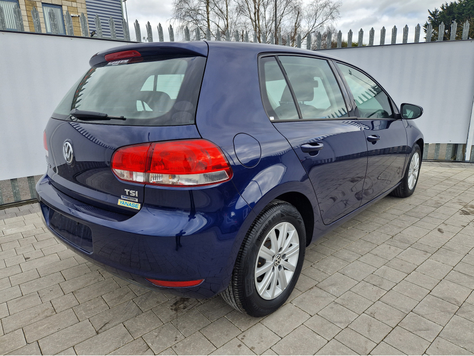 2012 Volkswagen Golf - image 10