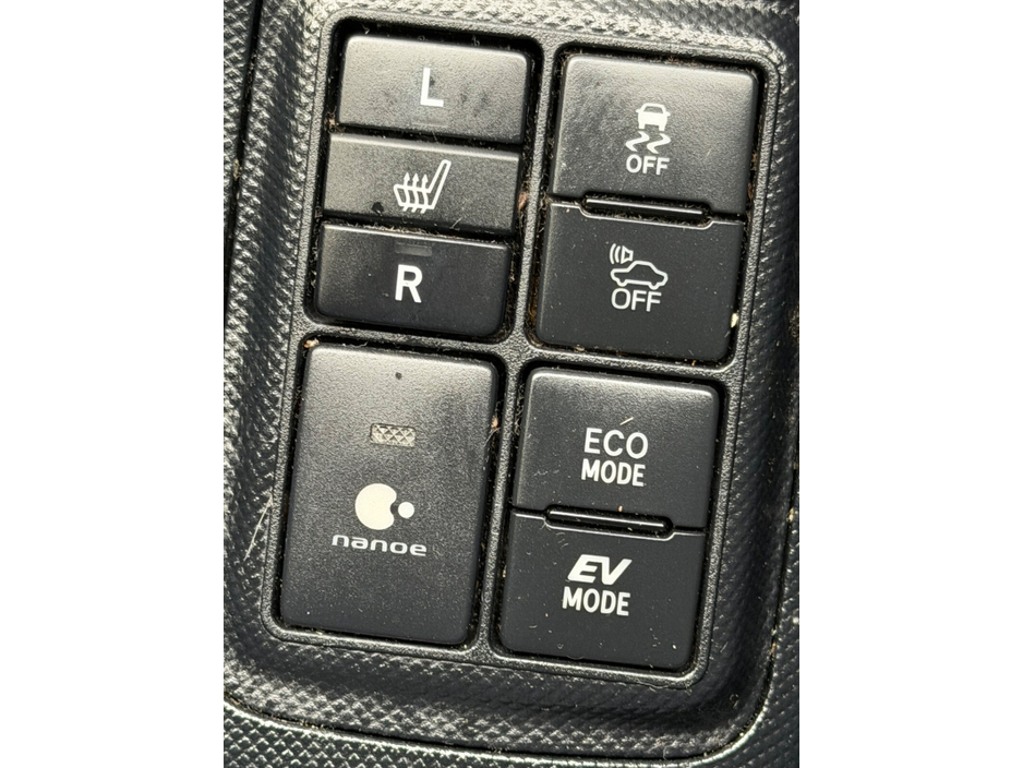 2017 Toyota Aqua - image 17