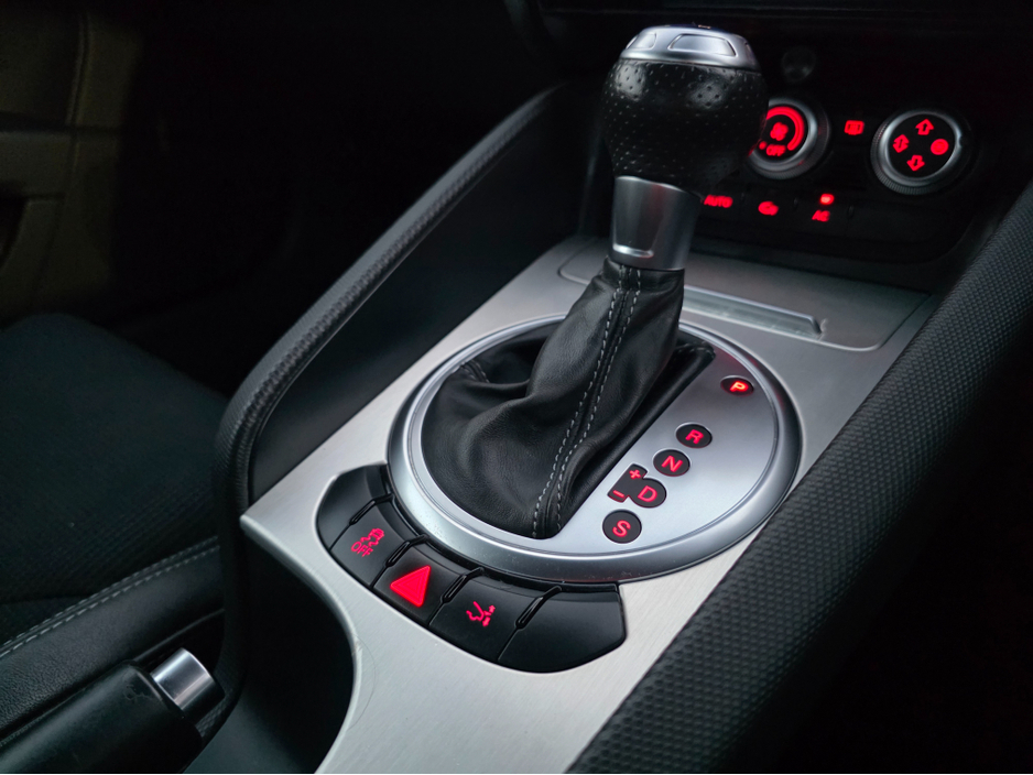 2012 Audi TT - image 17