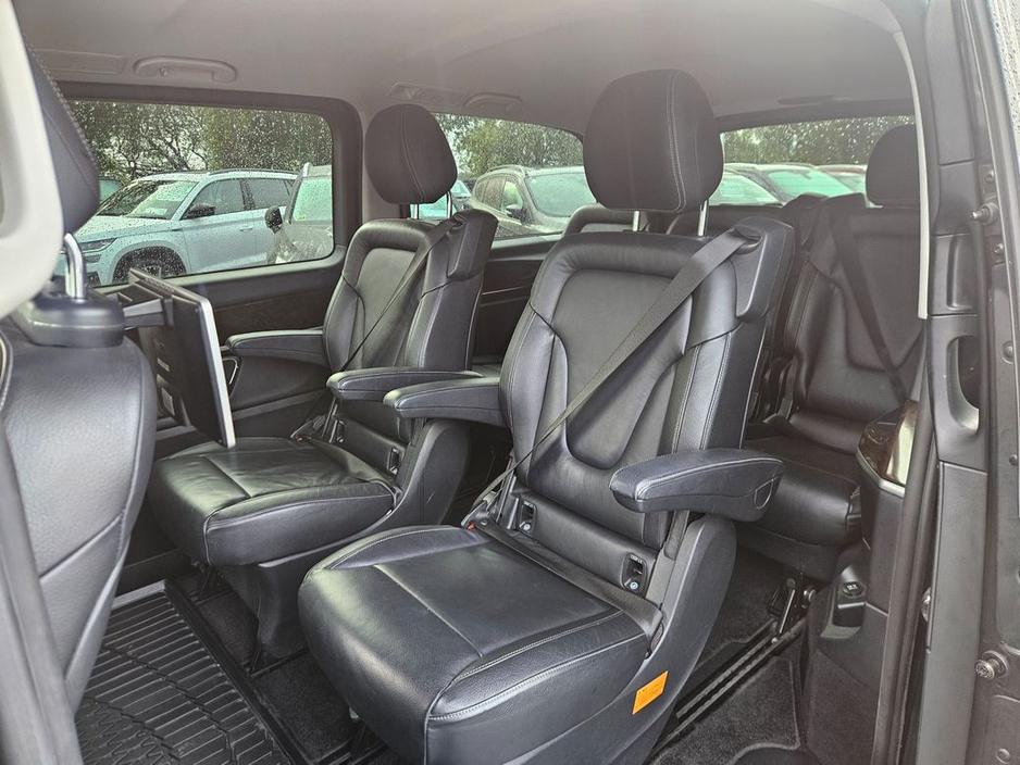 2017 Mercedes-Benz V Class - image 22