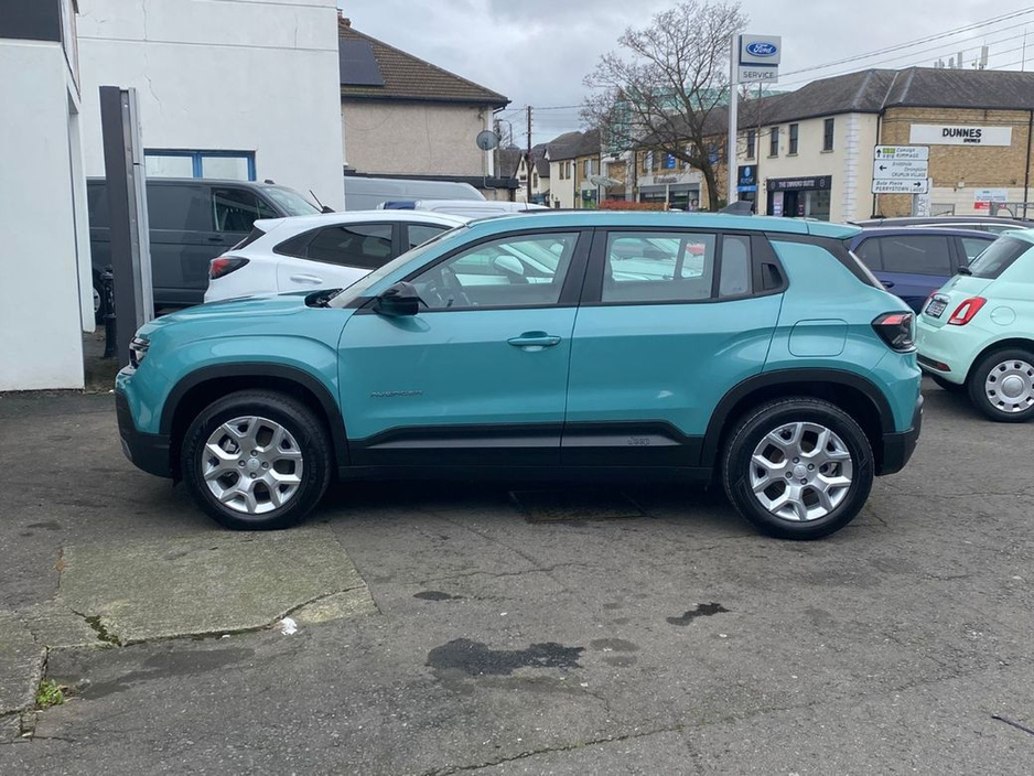 2025 Jeep Avenger - image 8