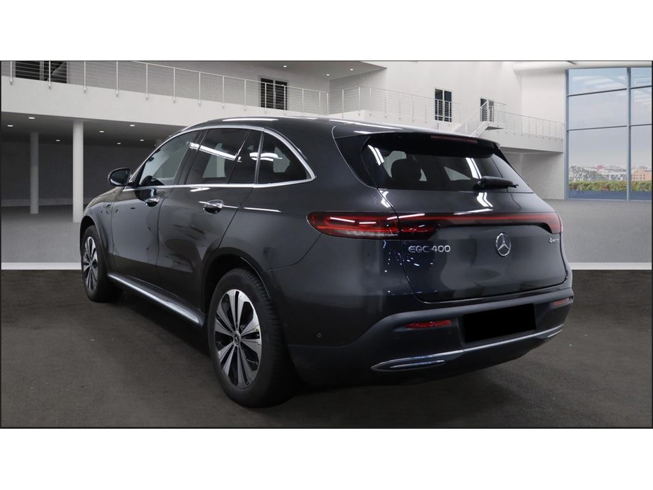 2021 Mercedes-Benz EQC - image 3