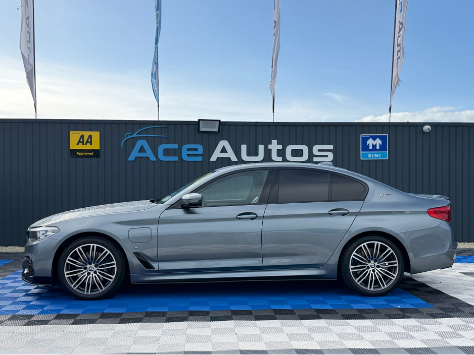 2018 BMW 5 Series - image 4