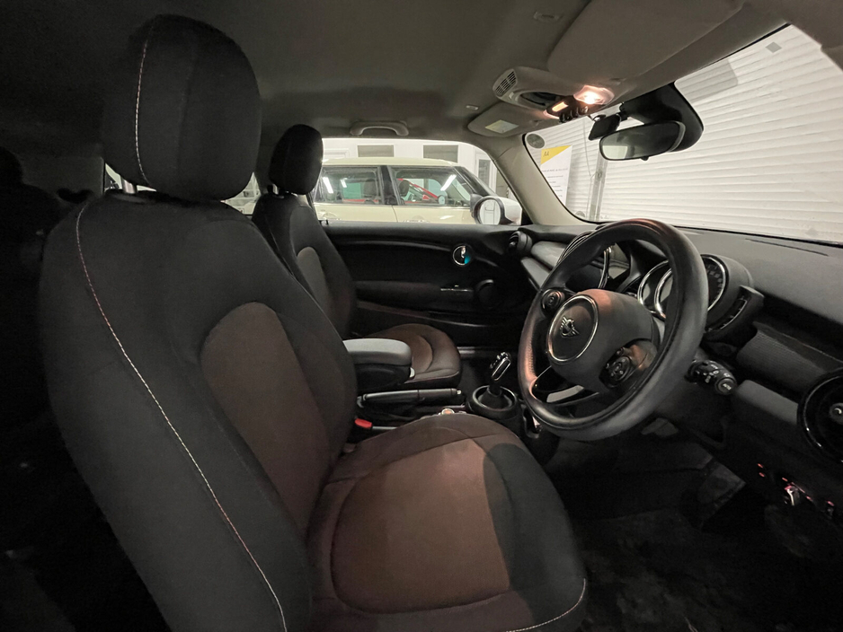 2020 MINI Hatch Cooper Classic €18,950