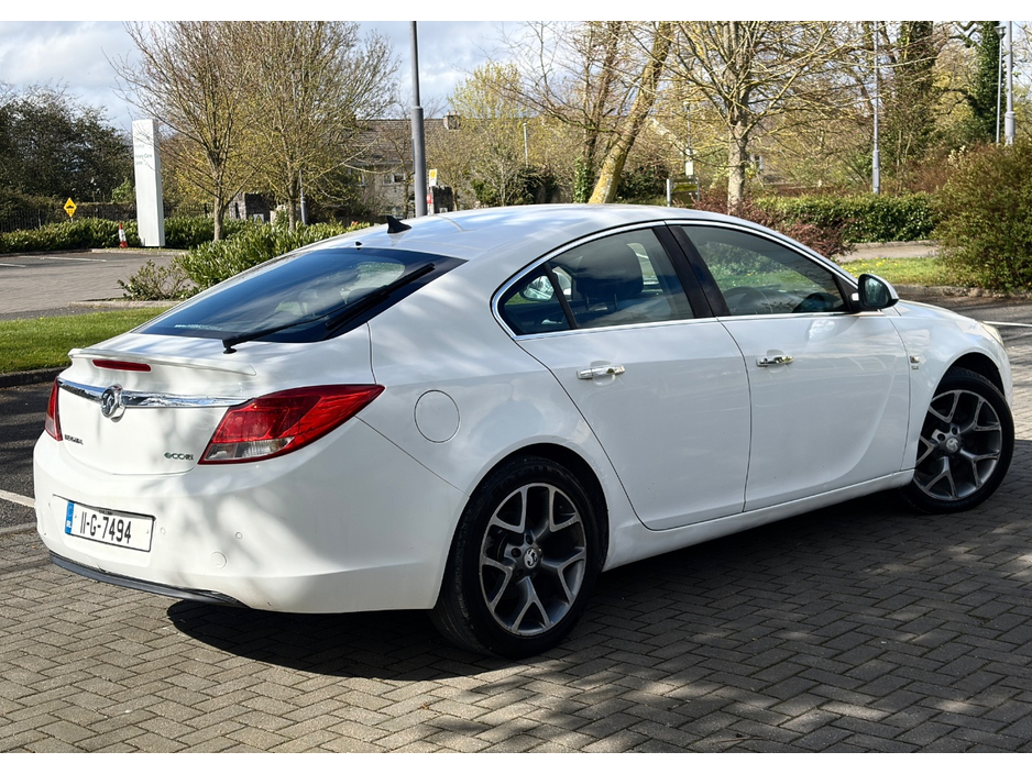2011 Vauxhall Insignia - image 5