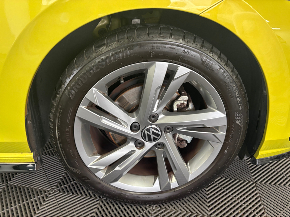 2021 Volkswagen Golf - image 5