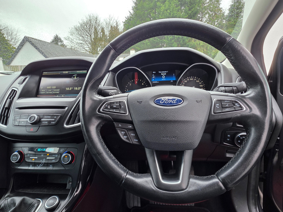 2016 Ford Focus - image 18