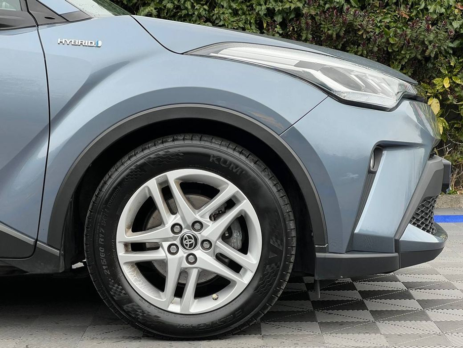 2020 Toyota C-HR - image 9