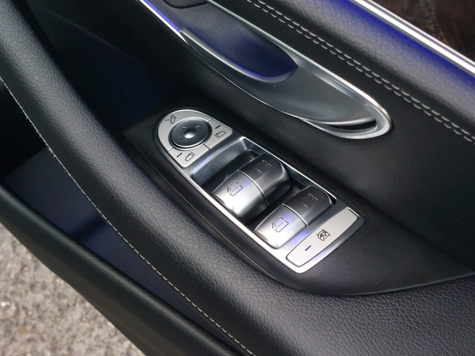 2016 Mercedes-Benz E Class - image 24